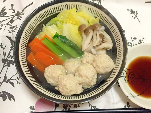 生姜入り肉団子と野菜の水炊き♪